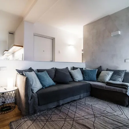 شقة Ortensie & Oleandri Al - By Myhomeincomo *